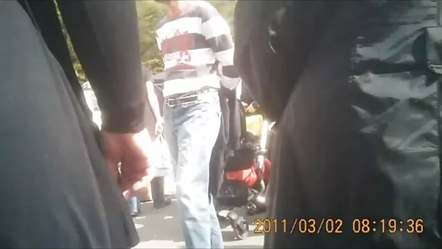 Une jeune salope enfonce ses doigts dans sa film complet xnxx chatte