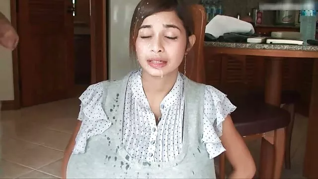 La latina sexy Vanessa Leon chevauche vidéos sexe gratuit un énorme jouet