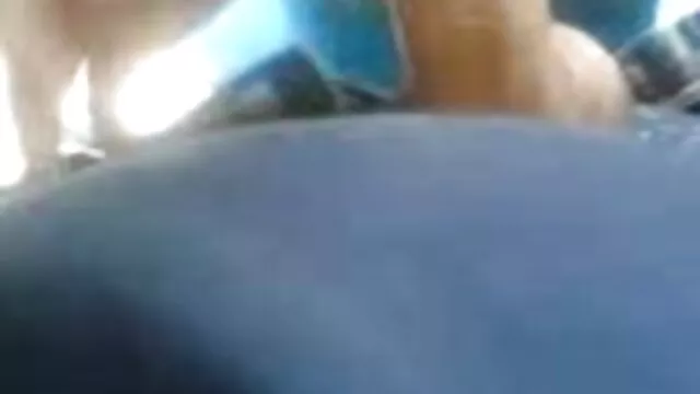 Une douce latina gémit de porno entre pere et fille cunnilingus et baise avec un mec sympa