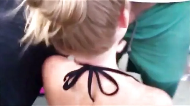 Plantureuse brune lesbian film porn baise anal avec un homme noir mignon dans la buanderie