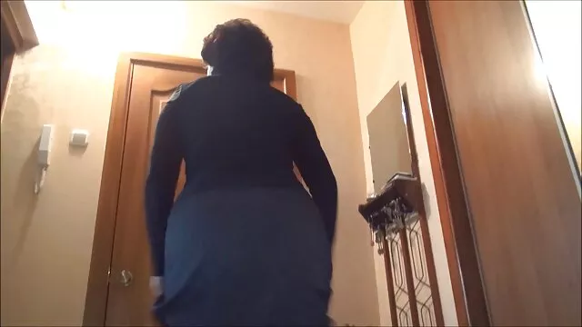 Blondie avec un gros cul chevauche film x amateur francais un mec