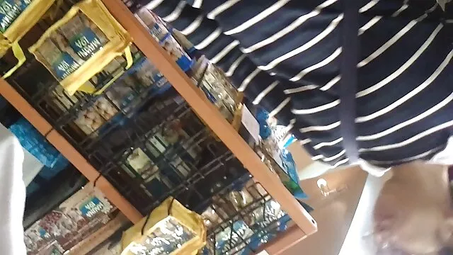 Tante mature dans la salle caresse sa porno 60 ans chatte