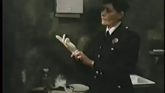 Baisée une brune en legging film porno hamster et la remplissait de sperme