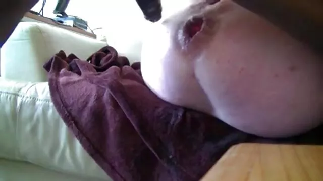 Le mec fait frire une movies porno hd brune luxuriante dans la chatte