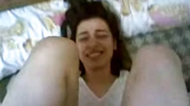 Trois stars du porno en quête de plaisir errent dans la maison d'un inconnu et se jettent sur lui avec toute porno cheval femme leur passion, commencent à le lécher et à lui substituer des chattes