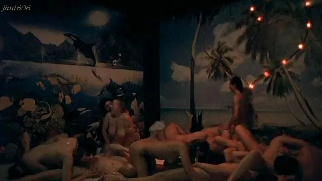 La blonde porno madona Barbara lèche une grosse bite