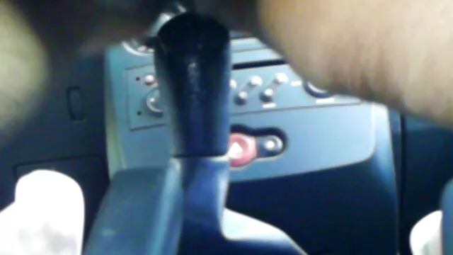 Maman sexy en porno handicapé rouge suce une bite noire