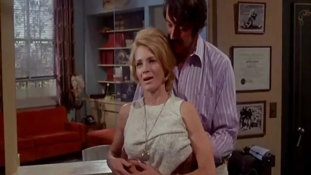 Superbe fille baise sa belle chatte fime prno