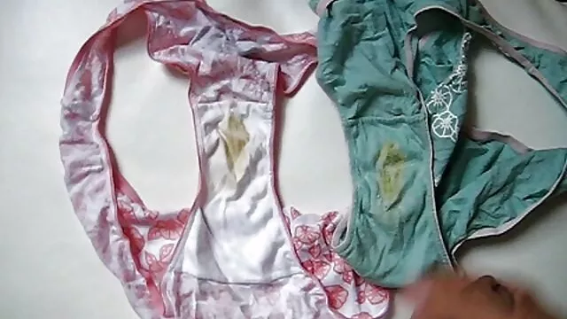 Un masseur mignon baise un jeune porno bazoocam client mince sur la table