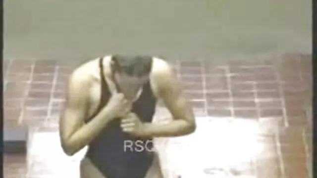 Une grosse salope baise porn french mature en anal avec un concombre