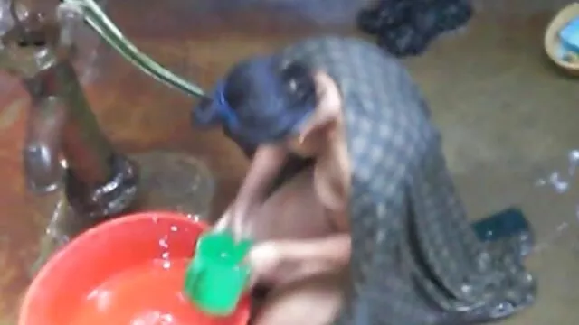 Un free porno classic tatouage féminin sexy et chaud baise avec une machine à sexe