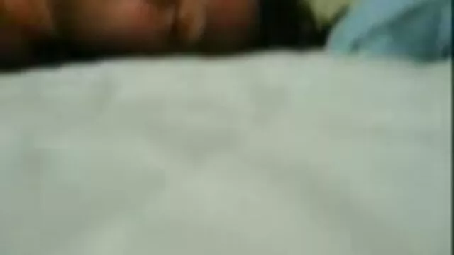 Baisée film avec sexe grossièrement un flic inexpérimenté