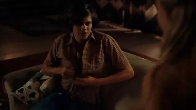 Austin en culotte mere et fils xxx caresse sa bite