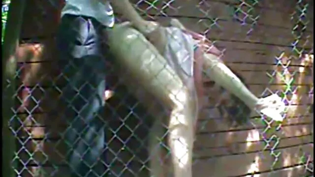 Très jolie femme mature prend une bite au fond de son cul films de culs