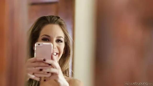 Des lesbiennes aux gros video xxx africaine seins matures lèchent passionnément leur chatte humide