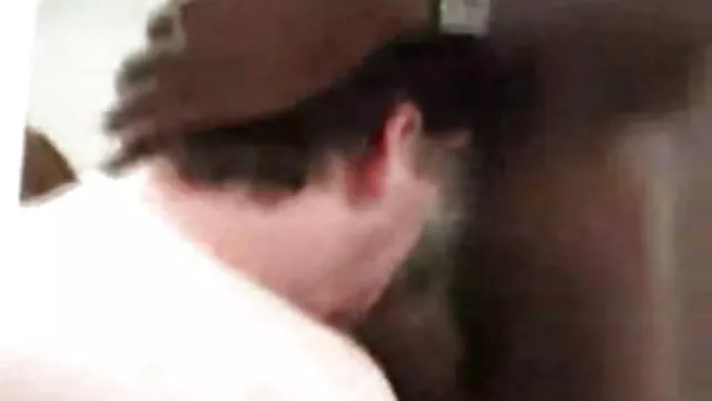 Le mari a donné à sa femme un cri dur et du porno dans film xxnx la boue dans la cour