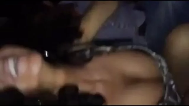 Blonde fesse xxx à gros seins se baise avec un vibrateur puissant